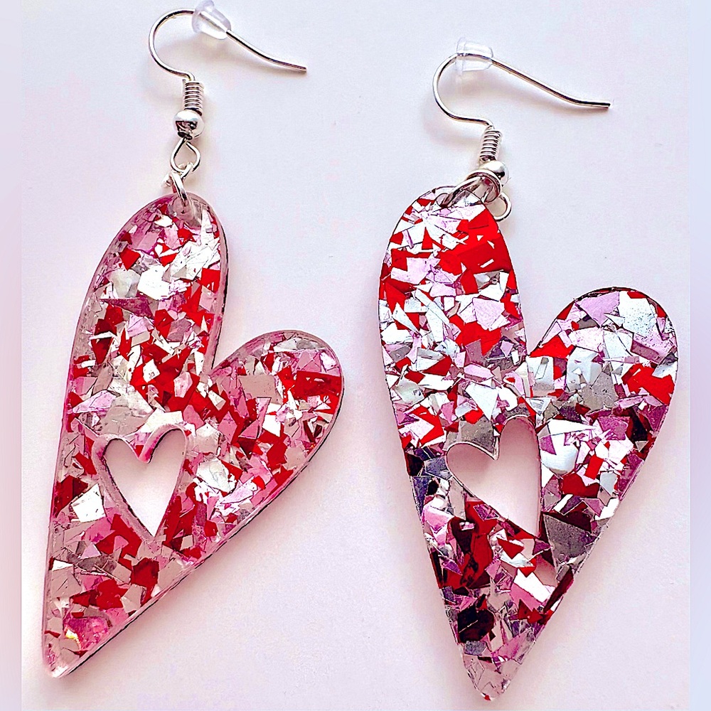 💕New Handmade HEART Dangle Earrings